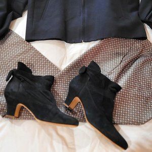 Boutique 9 Suede Black Boots 9